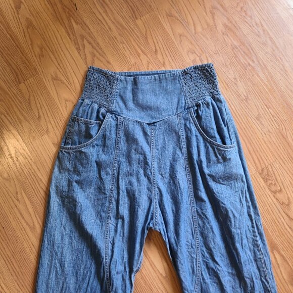 WE THE FREE PEOPLE LUNAN CROP HAREM JEANS PANTS DROP CROTCH SMOCKED BALLOON sz S - Picture 3 of 6